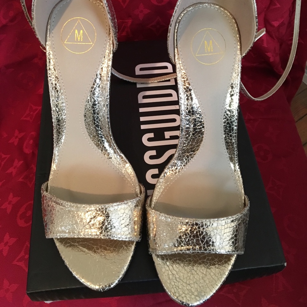 Open toe straps heel
